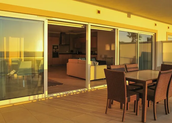 Del Rei Seaview Apartment